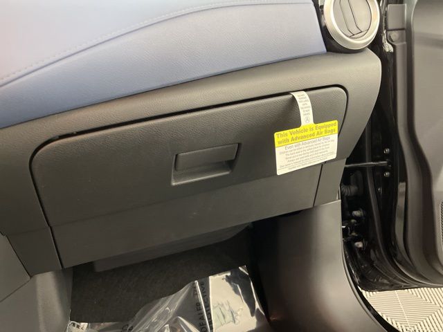 2025 Super Black Metallic Nissan Versa 1.6 SV FWD Sedan