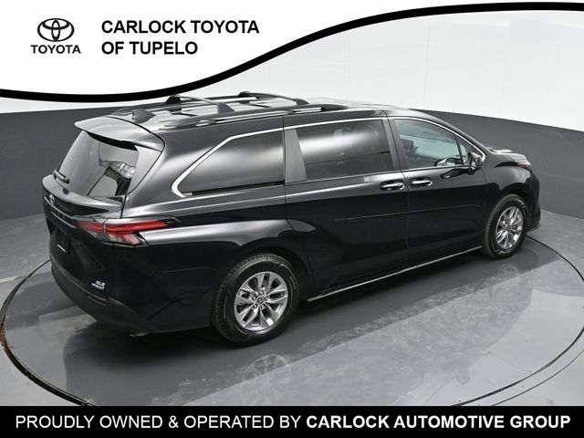 2022 Toyota Sienna XLE 33