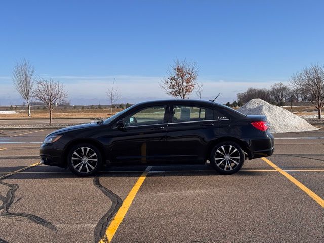 2013 Chrysler 200 Touring