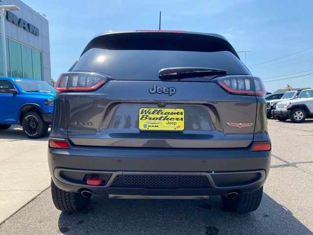 2020 Jeep Cherokee Trailhawk - Crystal Metallic exterior view 6