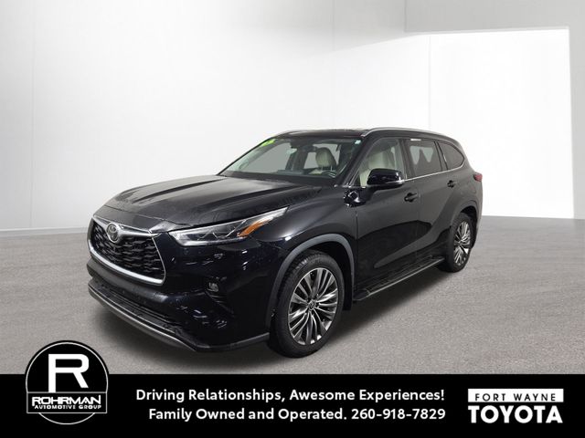  2022 Toyota Highlander Platinum AWD   