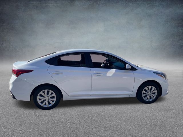 2021 Hyundai Accent SE 3