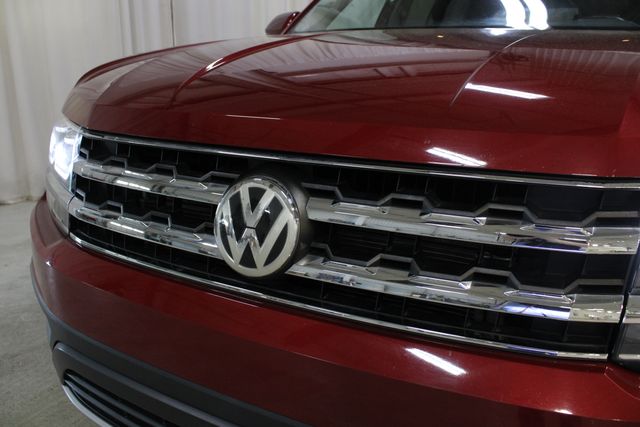 Used 2018 Red Volkswagen SEL Premium image 33