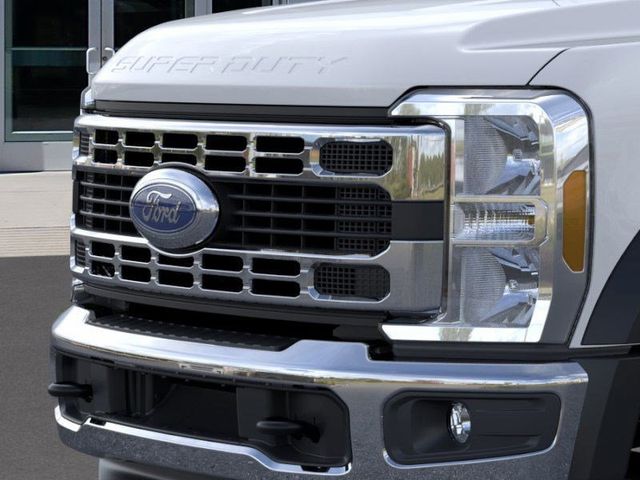2025 Ford F-450 Super Duty Chassis Cab XL - Photo 17