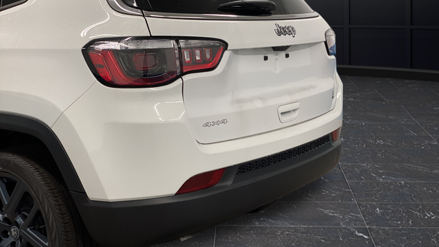 New 2026 Bright White Clearcoat Jeep  image 40