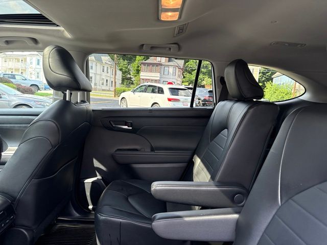 Used 2024 Toyota Highlander SUV