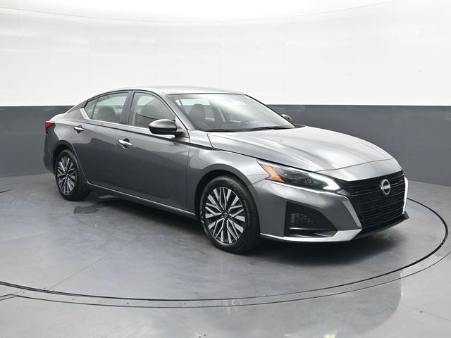 Used 2025 Gray Nissan 2.5 SV image 2