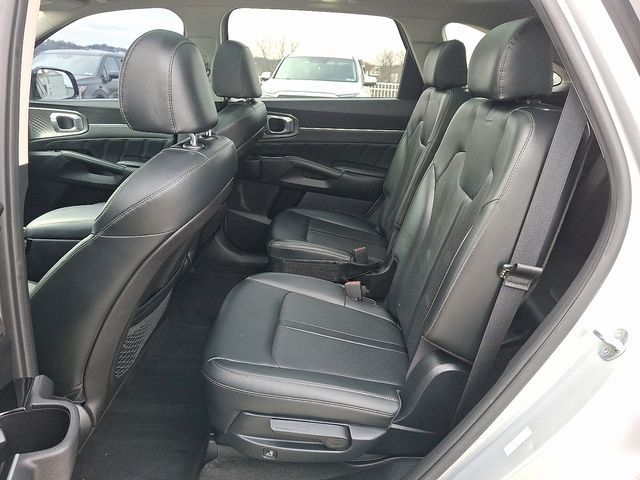 used 2021 Kia Sorento car, priced at $24,885