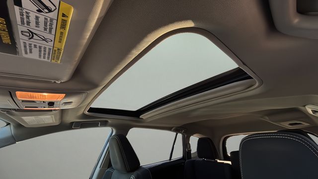 Used 2018 Gray Toyota XLE image 21
