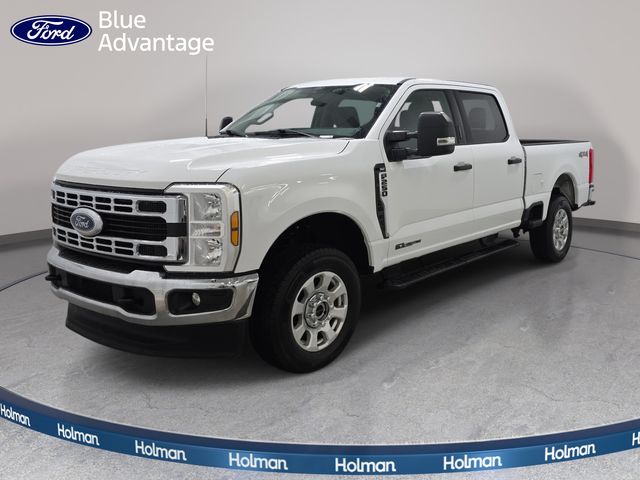Oxford White 2024 Ford F-250 Super Duty Pickup Truck Four-Wheel Drive Automatic