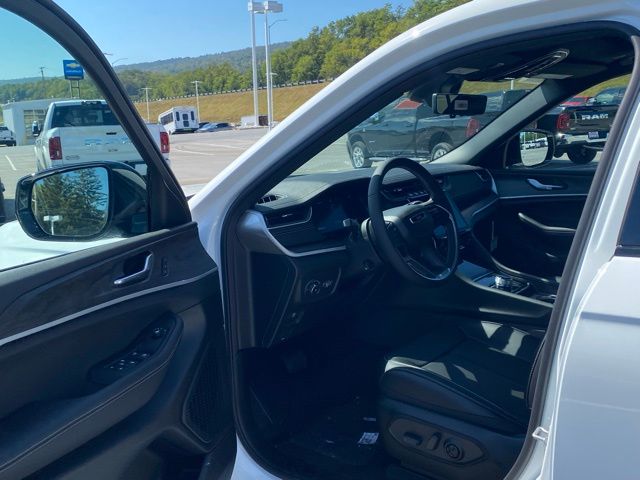 new 2025 Jeep Grand Cherokee L car, priced at $42,121