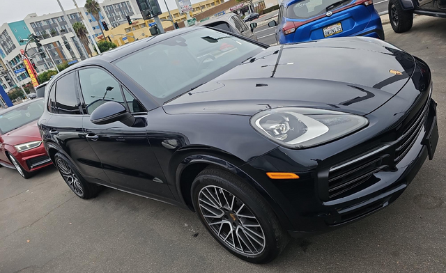 2021 Porsche Cayenne Base 2