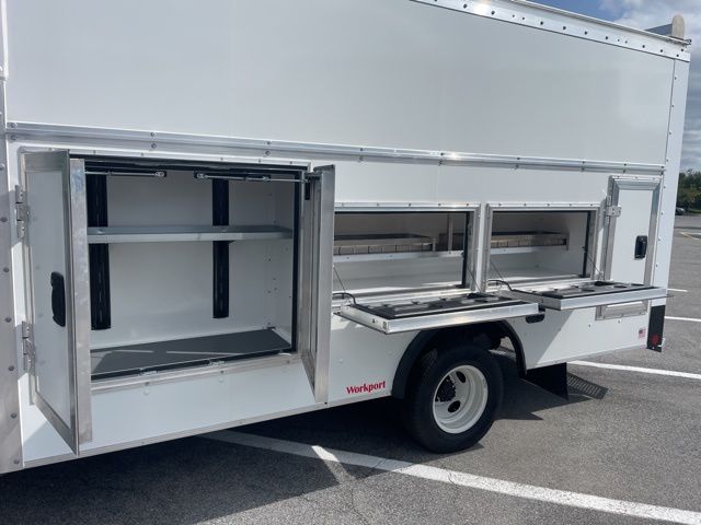 2025 Ford E-Series E-450 SD
