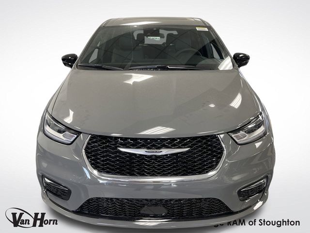 2025 Chrysler Pacifica Select photo
