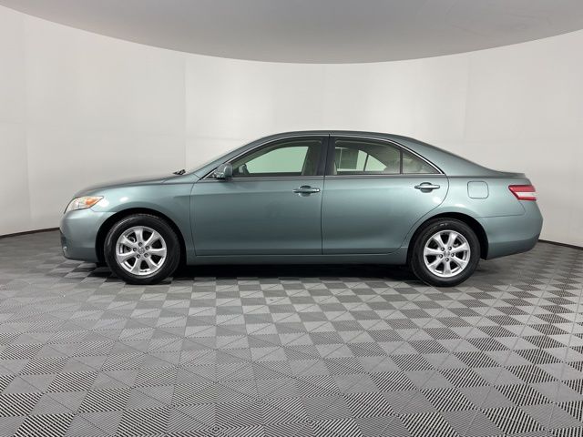 2010 Toyota Camry LE 6