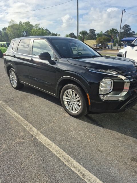 Black Diamond 2024 Mitsubishi Outlander ES FWD SUV / Crossover Front-Wheel Drive Continuously Variable Transmission