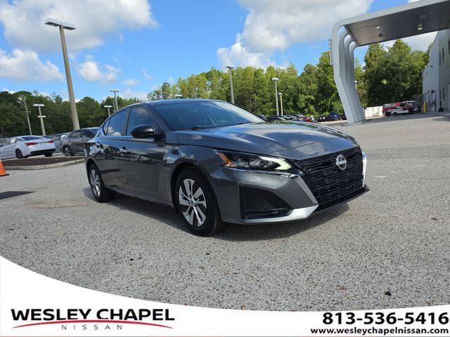Gray (Gun Metallic) 2025 Nissan Altima Sedan Front-Wheel Drive Continuously Variable Transmission