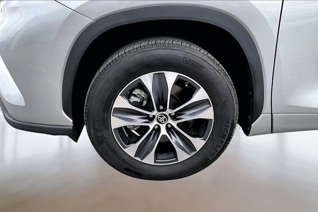 Used 2024 Toyota Highlander XLE 4D Sport Utility