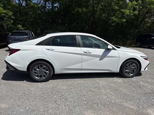 New 2026 White Hyundai Blue image 6