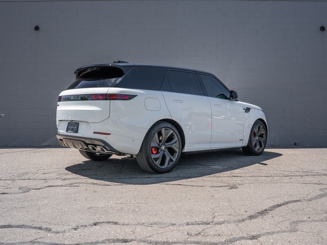 Used 2025  Land Rover Autobiography image 7
