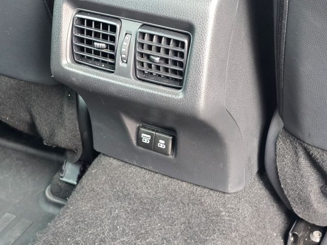 2025 Toyota Camry SE:169133B