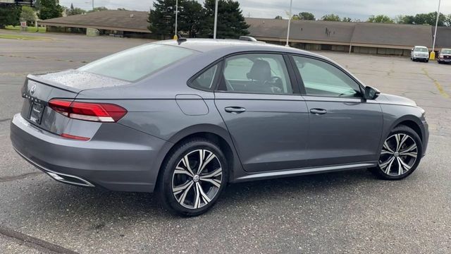 2022 Volkswagen Passat 2.0T Limited Edition 8