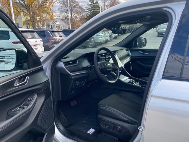new 2025 Jeep Grand Cherokee L car, priced at $38,689