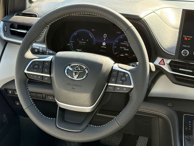 New 2026 Toyota Sienna Van