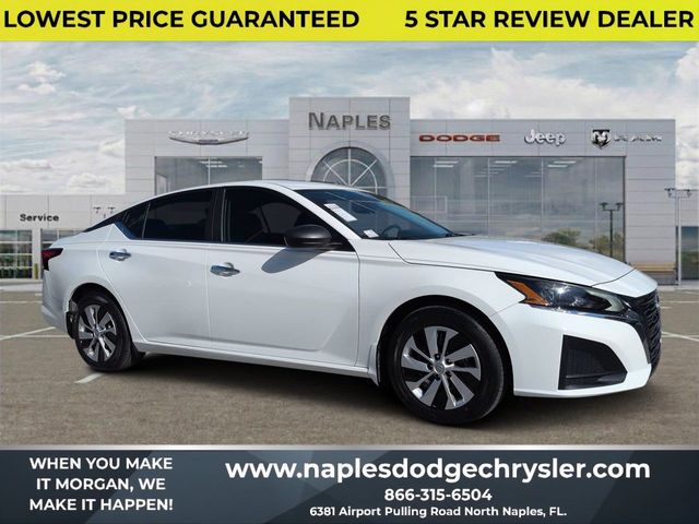 Glacier White 2025 Nissan Altima Sedan Front-Wheel Drive Continuously Variable Transmission