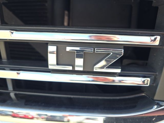 Used 2018 Blue Chevrolet LTZ image 2