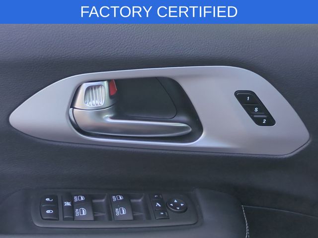 Used 2025 Black Chrysler Limited image 13