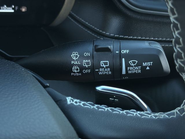 Used 2025 Black Jeep Laredo image 27