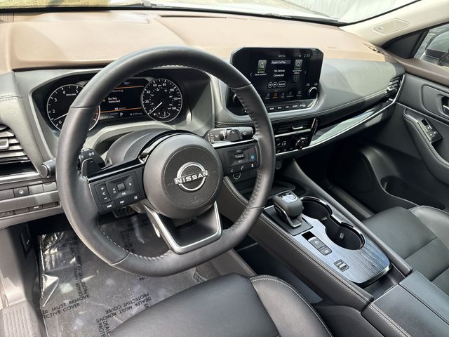 Used 2022 Gray Nissan SL image 16