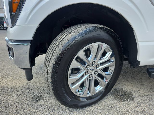 New 2026 Star White Metallic Tri-Coat Ford Lariat® image 33