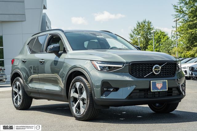 2026 Volvo XC40 B5 Plus