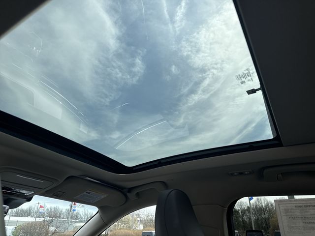 Certified Used 2025  Lincoln Grand Touring image 18