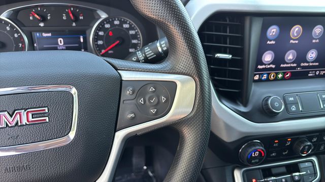 Used 2023 White GMC SLE image 25