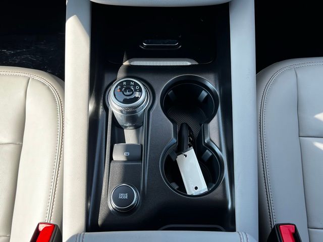 2025 Ford Explorer Active photo