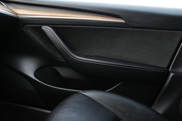 Used 2022 Black Tesla Performance image 22