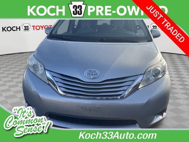 2015 Toyota Sienna LE 7-Passenger Auto Access Seat