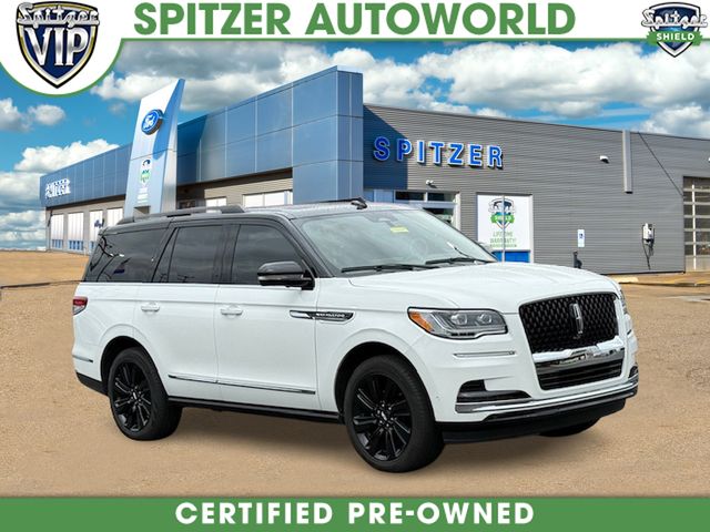 White Metallic 2024 Lincoln Navigator Black Label 4WD SUV / Crossover Four-Wheel Drive Automatic