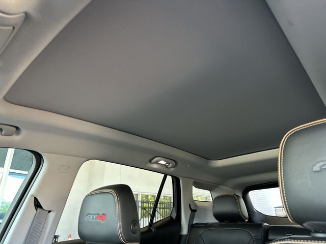 Used 2022 White GMC AT4 image 22