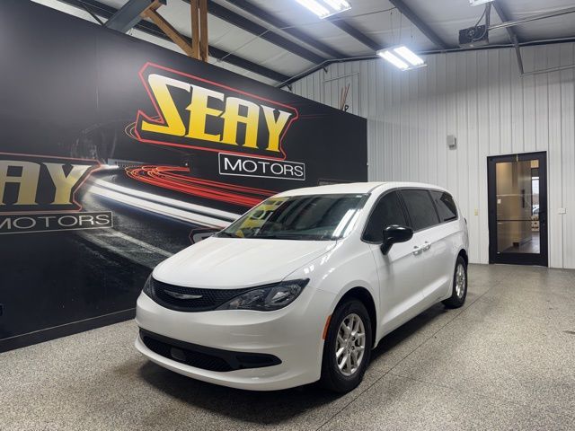 2024 Chrysler Voyager LX FWD