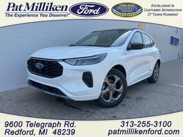 Oxford White 2023 Ford Escape ST-Line AWD SUV / Crossover All-Wheel Drive 8-Speed Automatic