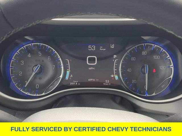 Used 2025 Chrysler Pacifica Van