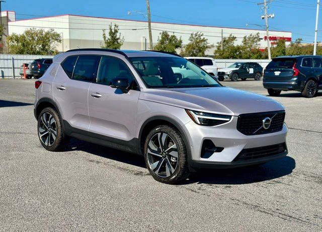2026 Volvo XC40 B5 Ultra