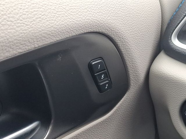 used 2021 Chrysler Pacifica car, priced at $23,498