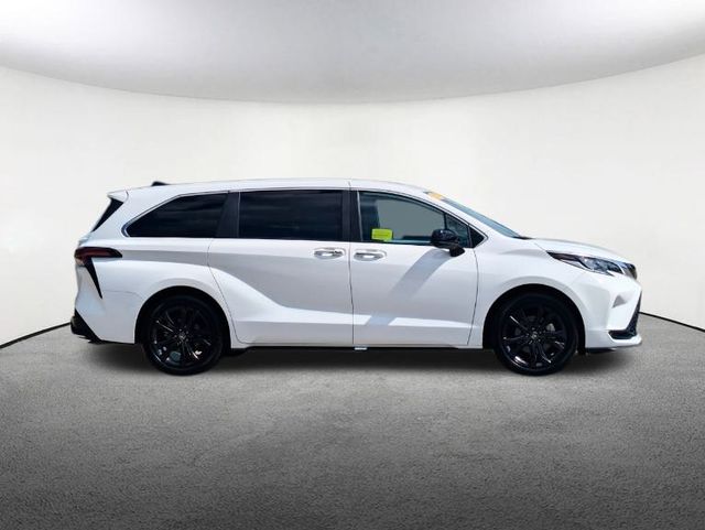 2024 Toyota Sienna XSE 2