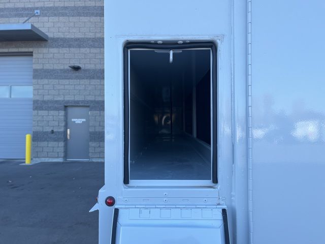 New 2024 Oxford White Ford Base image 15