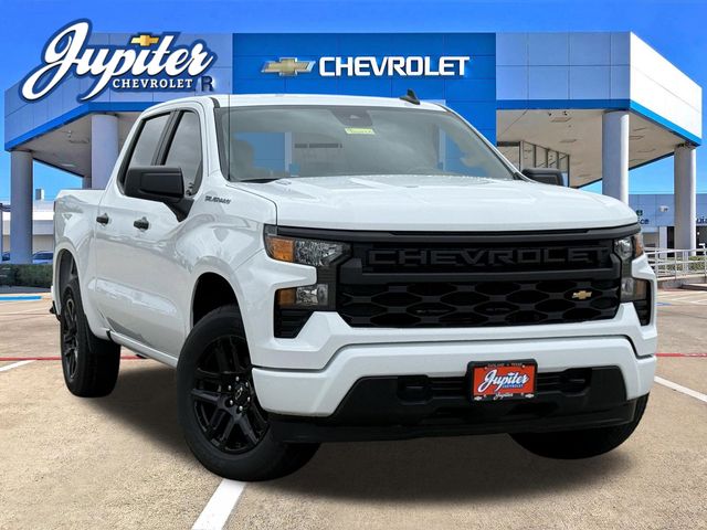 Summit White 2026 Chevrolet Silverado 1500 Custom Crew Cab RWD Pickup Truck 4X2 8-Speed Automatic
